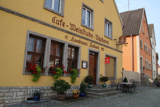 Den Tagesmarsch ausklingen lassen bei einer Tasse Kaffee und selbstgemachten Kuchen (Bild: © Björn Neckermann) Den Tagesmarsch ausklingen lassen bei einer Tasse Kaffee und selbstgemachten Kuchen (Bild: © Björn Neckermann)