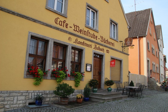 Den Tagesmarsch ausklingen lassen bei einer Tasse Kaffee und selbstgemachten Kuchen (Bild: © Björn Neckermann)