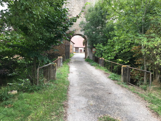 Schöne Tordurchfahrt der Burg Brauneck (Bild: Björn Neckermann)