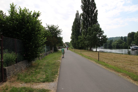 Der Ochsenfurter Stadtteil Kleinochsenfurt ist erreicht (Bild: Björn Neckermann)