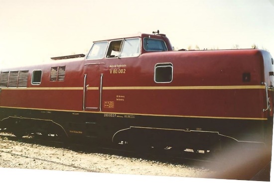 Eine Diesellok der Baureihe V80 war unser "Zugpferd" (Bild: Privat)