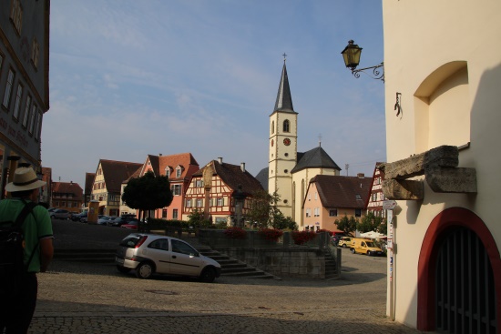 Am Ende des Harbachs öffnet sich vor einem der Marktplatz (Bild: © Björn Neckermann) Am Ende des Harbachs öffnet sich vor einem der Marktplatz (Bild: © Björn Neckermann)