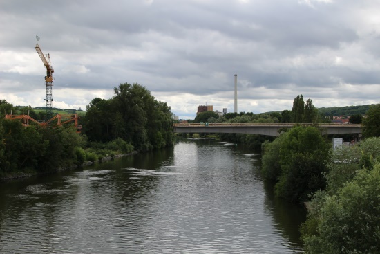 Musste ebenso wegen Schäden abgerissen werden, die "Neue Mainbrücke", über die die B13 führt (Bild: Björn Neckermann) Musste ebenso wegen Schäden abgerissen werden, die "Neue Mainbrücke", über die die B13 führt (Bild: Björn Neckermann)