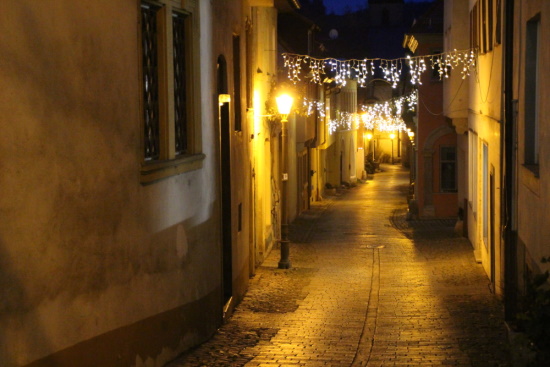 Weihnachtsstimmung in den alten Gassen (Bild: © Björn Neckermann)