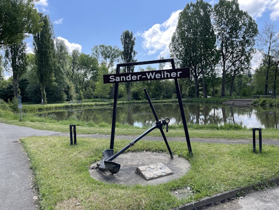 Vorbei am "Sander-Weiher" führt uns der HW4 in Richtung Randersacker (Bild: © Björn Neckermann)