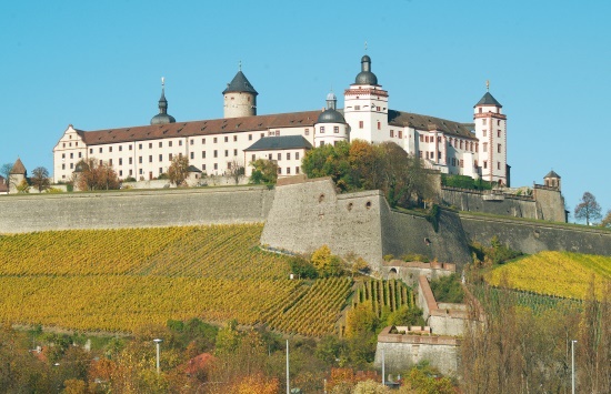 Festung Marienberg - der Herbst hat Einzug gehalten (Bild: Congress-Tourismus Würzburg / Stadt Würzburg)