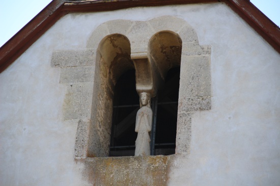 Tragfigur im rundbogigen Schallfenster - wohl die heilige Kunigunde (Bild: Björn Neckermann) Tragfigur im rundbogigen Schallfenster - wohl die heilige Kunigunde (Bild: Björn Neckermann)