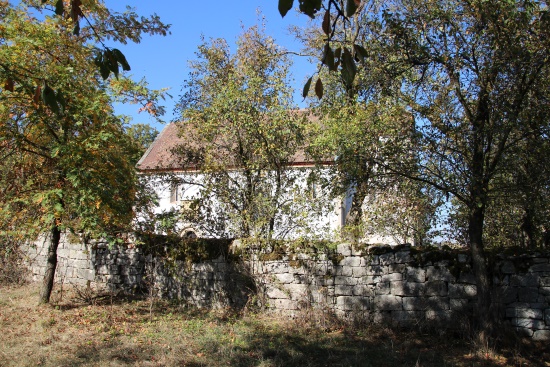 Kunigundenkapelle mit umfassendem Mauerwerk (Bild: Björn Neckermann)