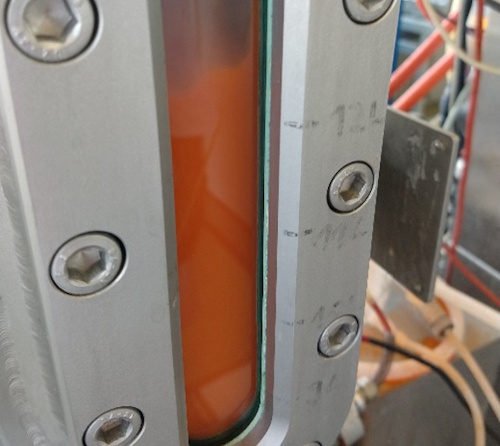 Bioreaktor eines durch Metabolic Engineering entwickelten Corynebacterium glutamicum-Stammes (Aufnahme: © Florian Meyer, Bielefeld)