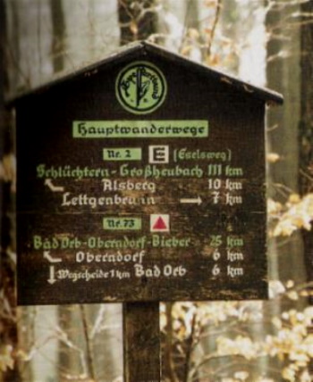 Entdeckt entlang des Eselsweges - altes Hauptwanderwege-Hinweisschild (Bild: Thomas Langhirt) Entdeckt entlang des Eselsweges - altes Hauptwanderwege-Hinweisschild (Bild: Thomas Langhirt)