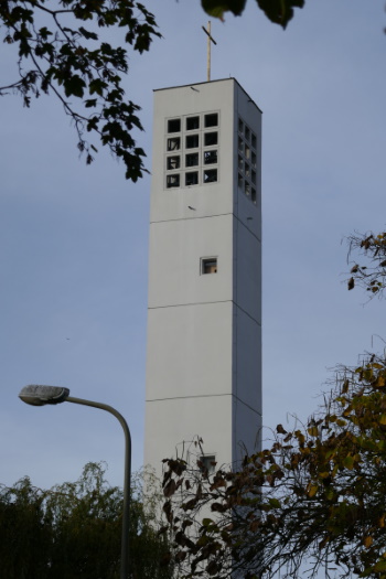 Eine weitere Brutmöglichkeit für die Falken ist vorhanden (Bild: A.Klaeger, Würzburg)