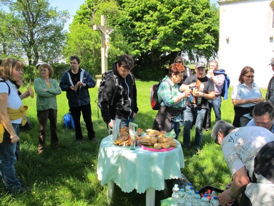 Eine alte Tradition auf dem Friedhof der Kunigundenkapelle wird sich gestärkt (Bild: Simon Wagner)