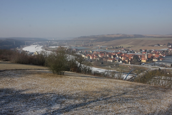 Einmaliger Panoramablick vom Kapellenberg hinunter in das Maintal (Bild: Thomas Langhirt) Einmaliger Panoramablick vom Kapellenberg hinunter in das Maintal (Bild: Thomas Langhirt)